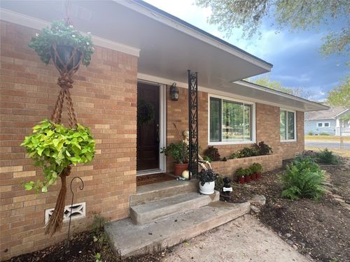 355 N Monroe St, La Grange, TX, 78945-2237 | Card Image