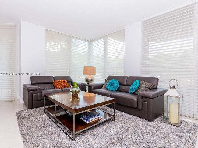APT-102 - 3370 Ne 190 Th St, Condo with 2 bedrooms, 3 bathrooms and null parking in Aventura FL | Image 30