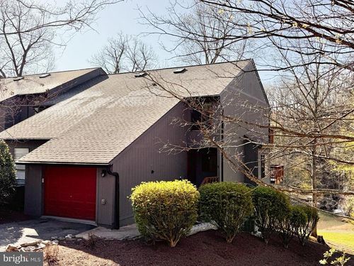 40 Fishhook Ln, Hedgesville, WV, 25427-6575 | Card Image