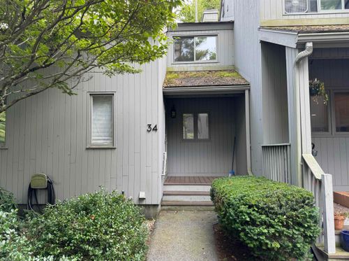 34 Brookside Dr, Stratham, NH, 03885-2126 | Card Image