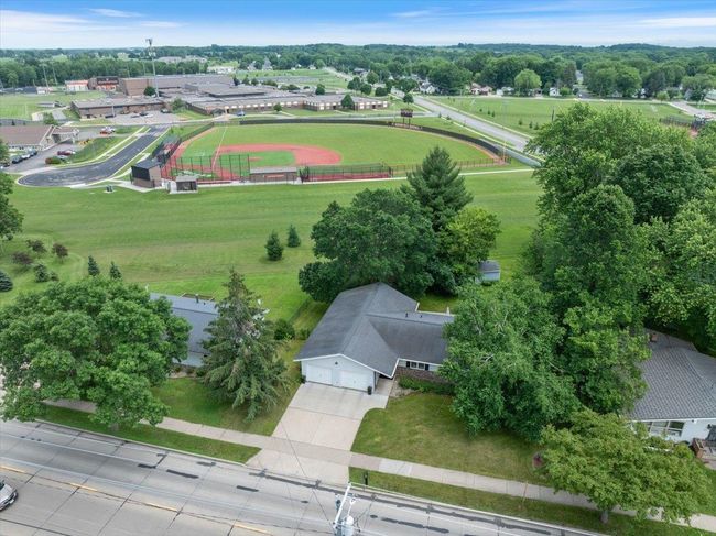 615 N Peach Ave, House other with 3 bedrooms, 2 bathrooms and null parking in Marshfield WI | Image 7