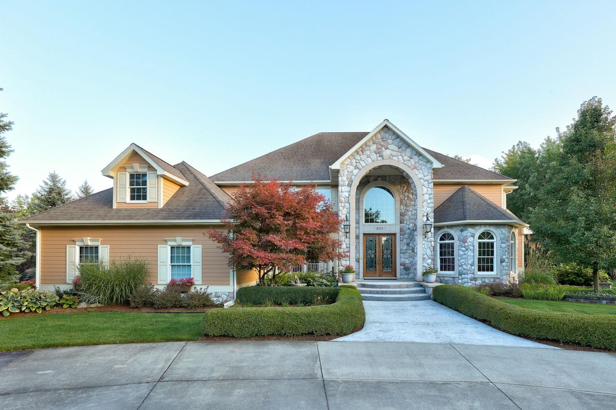 Clarmarc Dr, Frankenmuth, MI 48734