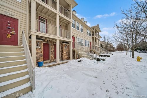 666 Lydia Ln, Pontiac, MI, 48341-1079 | Card Image