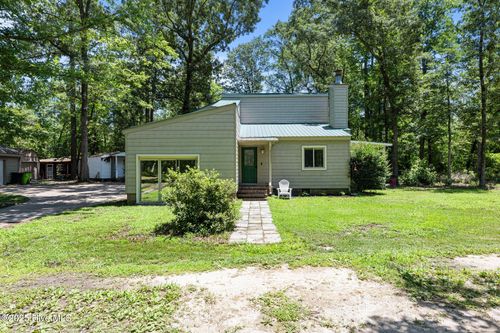 120 Croatan Ln, New Bern, NC, 28562-9100 | Card Image