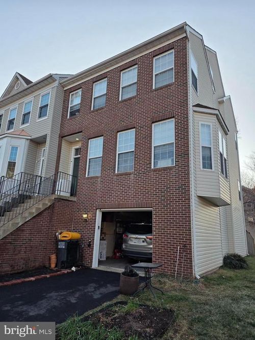 14641 Seasons Dr, CENTREVILLE, VA, 20120-6012 | Card Image