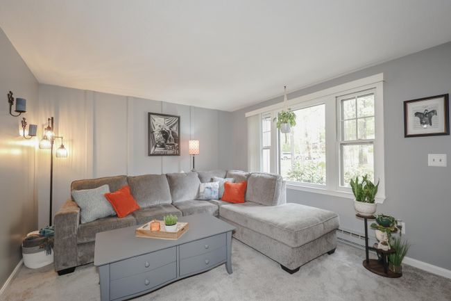 7 Midridge Cir, Condo with 2 bedrooms, 2 bathrooms and null parking in Londonderry NH | Image 4