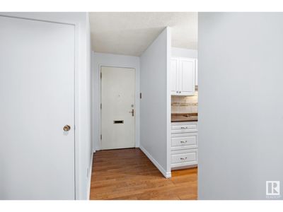 303 - 9737 112 St Nw, Condo with 2 bedrooms, 1 bathrooms and null parking in Edmonton AB | Image 3