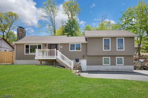 10 Lakeview Rd, Hopatcong, NJ, 07843-1926 | Card Image