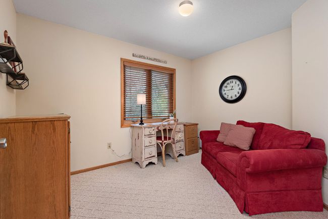 Upstairs bedroom. | Image 23