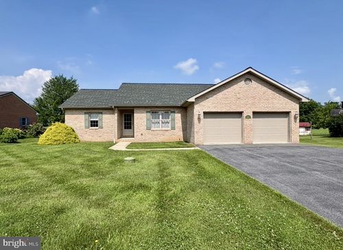11049 Kay St, GREENCASTLE, PA, 17225-1537 | Card Image