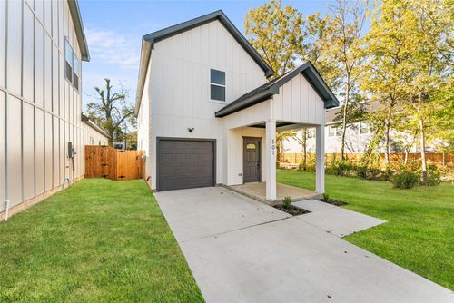 501 N Moore St, Dallas, TX, 75203-1906 | Card Image