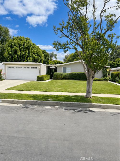 6750 Limerick Ave, Winnetka, CA, 91306-4003 | Card Image