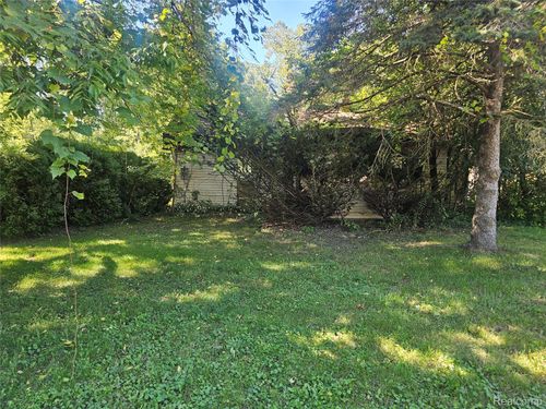 659 Boyd St, Pontiac, MI, 48342-1927 | Card Image