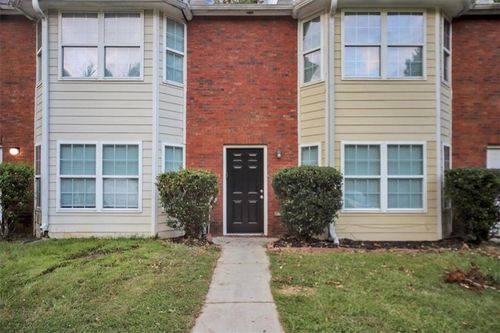 5564 Pineridge Ct, Forest Park, GA, 30297-6620 | Card Image
