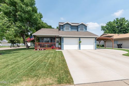 700 Saint Louis Place, Bismarck, ND, 58504 | Card Image