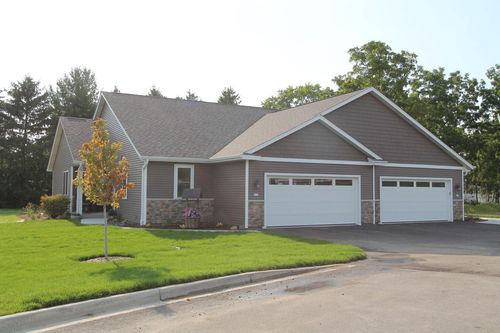 300 N Trailview Circle, Waterford, WI, 53185 | Card Image