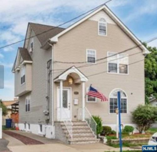 22 Broadway, Hackensack, NJ, 07601-5319 | Card Image