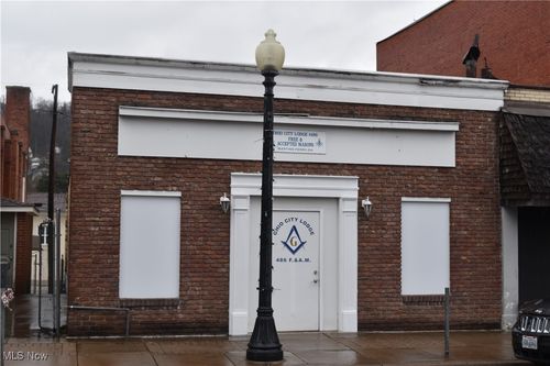 9 S 5th St, Martins Ferry, OH, 43935-1425 | Card Image