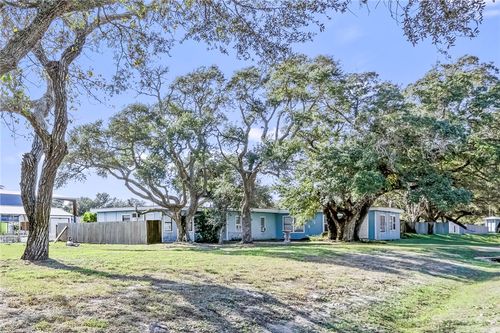 a-c-105 W James St, Rockport, TX, 78382-4200 | Card Image