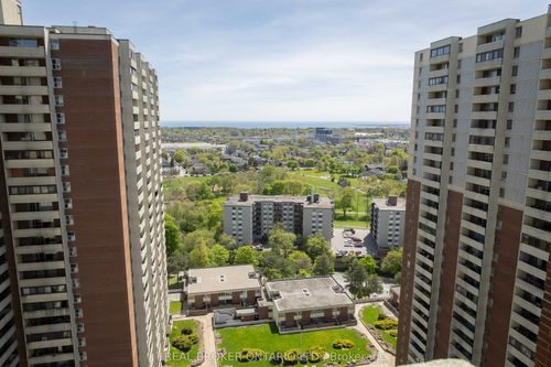 2704-3 Massey Sq, East York, ON, M4C5L5 | Card Image