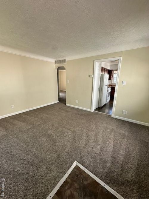 26373 Brettonwoods St, Madison Heights, MI, 48071-3552 | Card Image