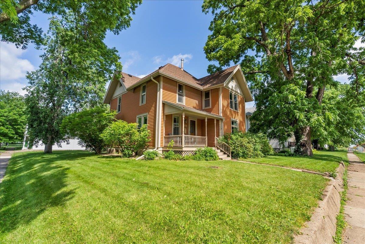 Main St, Cedar Falls, IA 50613
