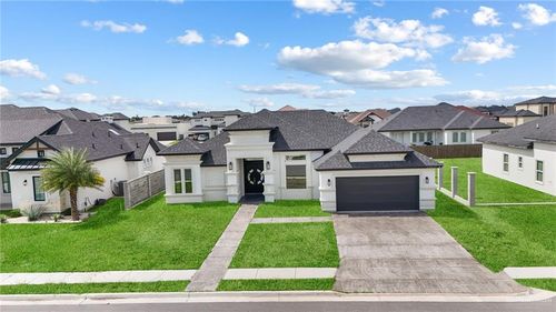 13811 N 34th Ln, McAllen, TX, 78504-6716 | Card Image