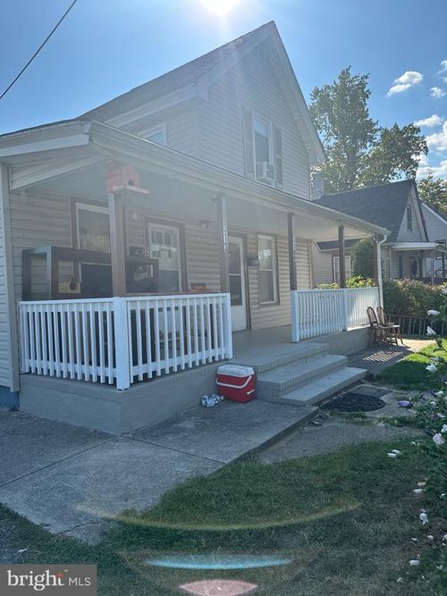 313 W Wood St, Vineland, NJ, 08360-8118 | Card Image