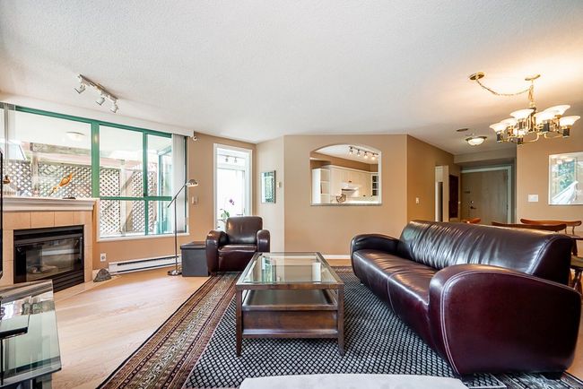 3B - 338 Taylor Way, Condo with 2 bedrooms, 2 bathrooms and 2 parking in West Vancouver BC | Image 3