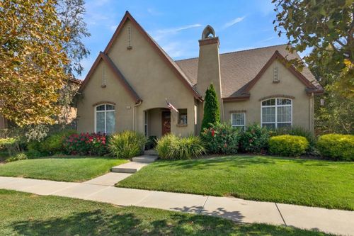 668 Meyer St, King City, CA, 93930-3780 | Card Image