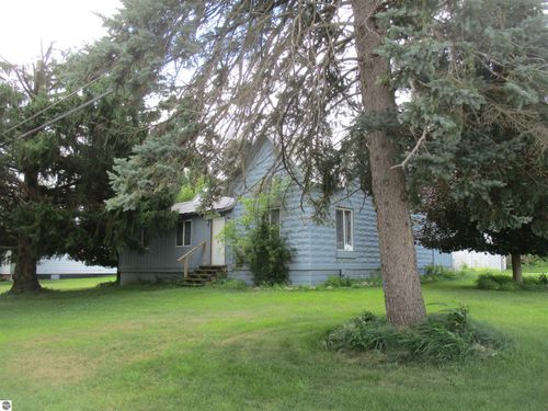 523 Union St, Saint Louis, MI, 48880-1835 | Card Image