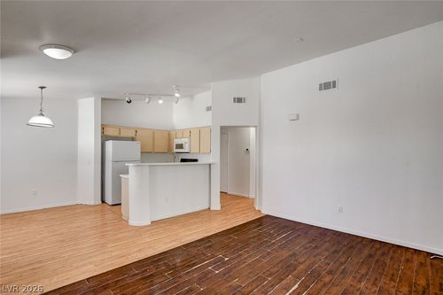 2104-1881 W Alexander Rd, North Las Vegas, NV, 89032-9016 | Card Image