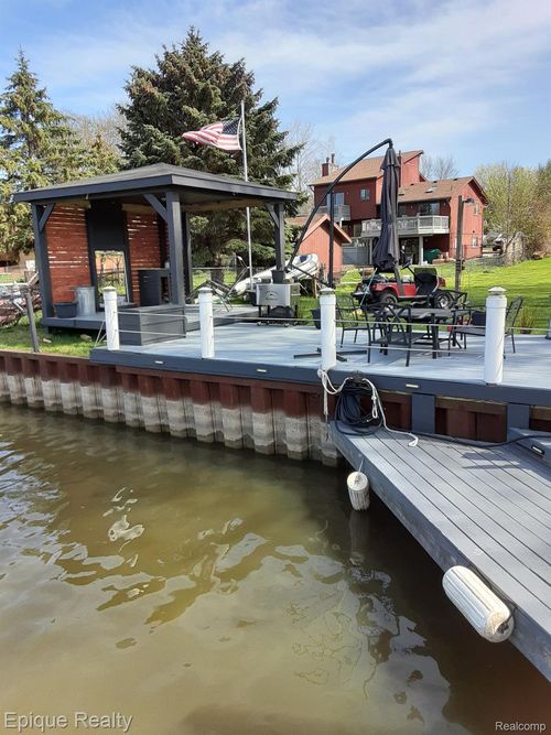 26925 S River Rd, Harrison Township, MI, 48045-2162 | Card Image
