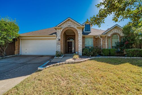 1807 Hidden Brook Dr, Grand Prairie, TX, 75050-2671 | Card Image