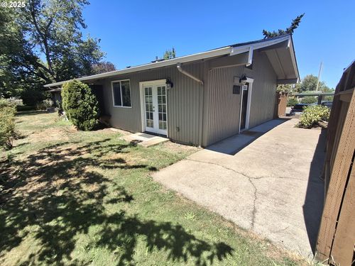 2120 W 14th Ct, Eugene, OR, 97402-3406 | Card Image
