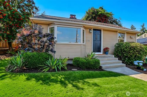 3243 22nd Ave W, Seattle, WA, 98199-2306 | Card Image