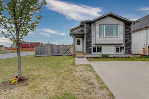 9504 99 Street, Wembley, AB, T0H3S0 | Card Image