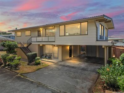 First time on the market, 2 story home in Kaimuki | Image 1