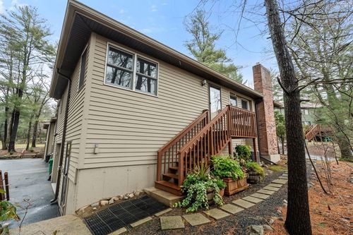 86-86 E Bluff Rd, Ashland, MA, 01721-2352 | Card Image