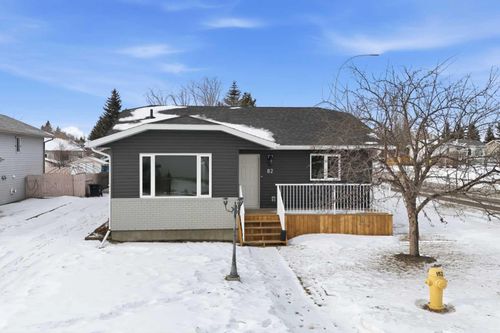 82 Bruns Cres, Lacombe, AB, T4L1P2 | Card Image