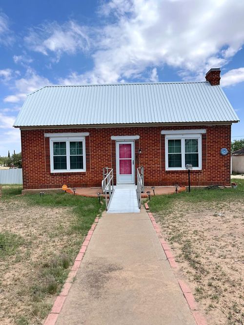 501 E 15th St, Big Spring, TX, 79720-5616 | Card Image