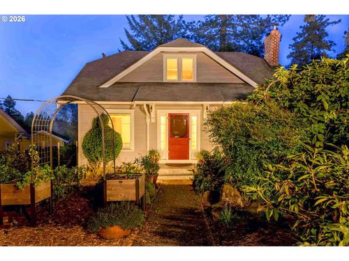 8450 Sw 37th Ave, Portland, OR, 97219 | Card Image