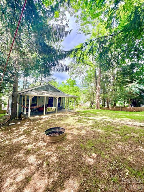 14 Border St, Black Mountain, NC, 28711-8438 | Card Image