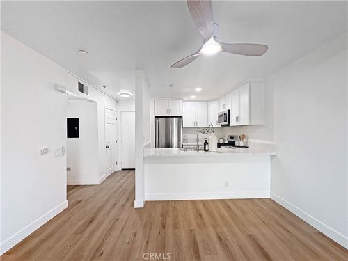 apt-110-450 E 4th St, Santa Ana, CA, 92701-4712 | Card Image