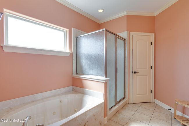 separate tub and shower | Image 27