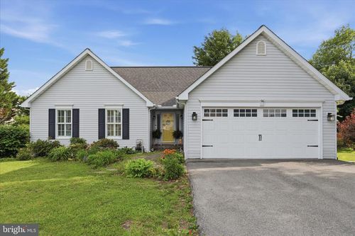 96 Phoenix Ln, FALLING WATERS, WV, 25419-4027 | Card Image
