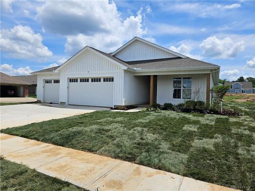 2223 Tandem Dr, Xenia, OH, 45385 | Card Image