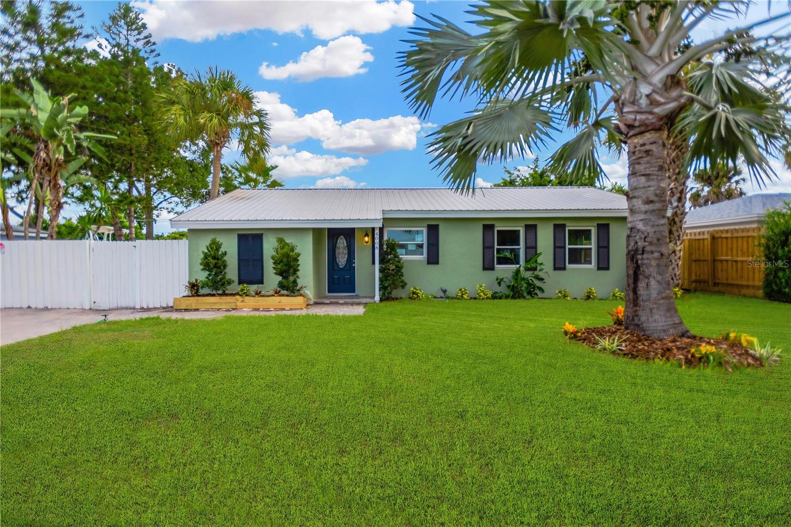 Rogers Ave, Tampa, FL 33611