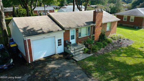 10003 3rd Street Rd, Louisville, KY, 40272-2805 | Card Image