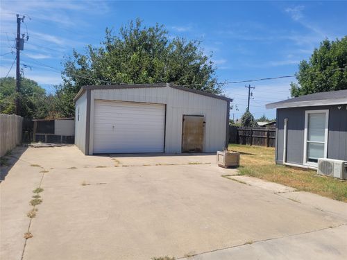 1921 Pelican Dr N, Azle, TX, 76020-4744 | Card Image